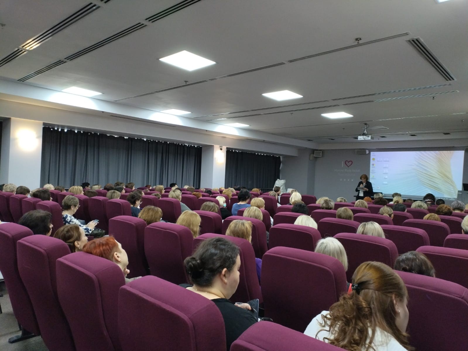 16 марта 2023 год конференция для главных и старших медицинских сестер Маринс парк отель